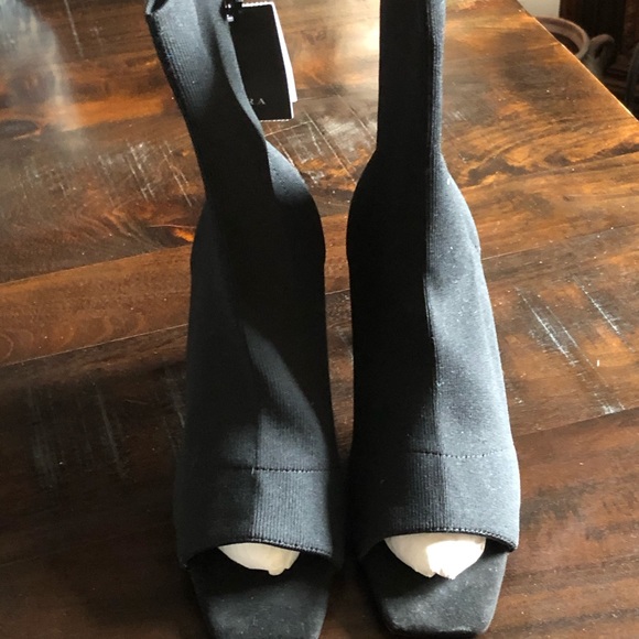 New Zara Black Stretch Ankle Sock Boots -Size 7.5 - Picture 4 of 9